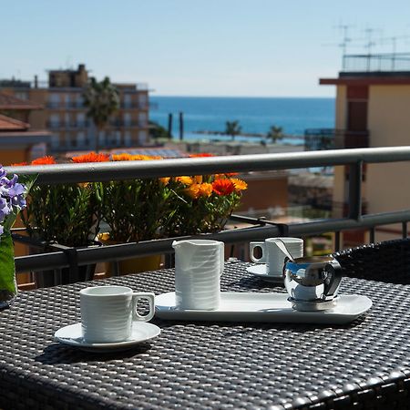 Hotel Ristorante La Marina Mhotelsgroup San Bartolomeo Al Mare Extérieur photo
