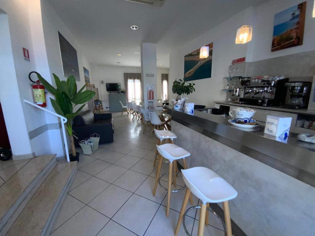 Hotel Ristorante La Marina Mhotelsgroup San Bartolomeo Al Mare Extérieur photo