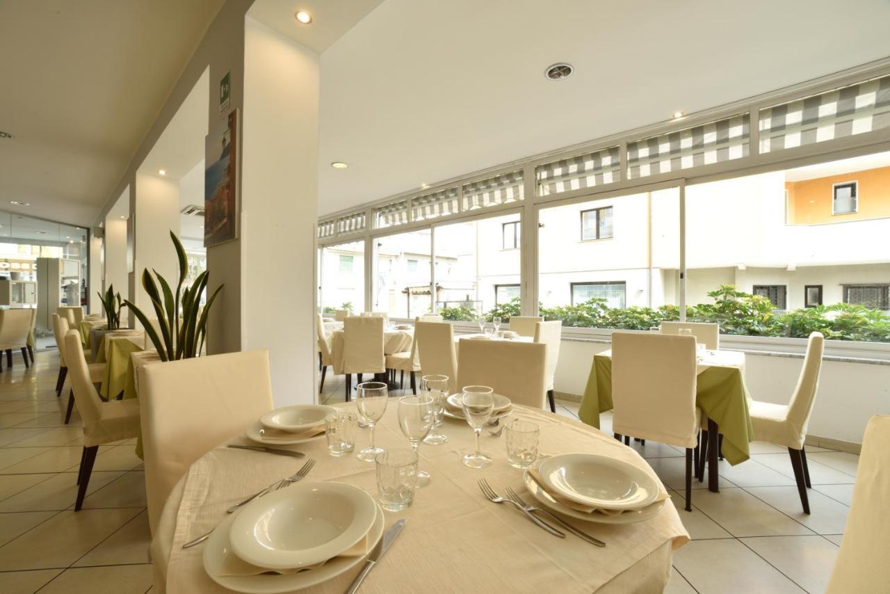 Hotel Ristorante La Marina Mhotelsgroup San Bartolomeo Al Mare Extérieur photo