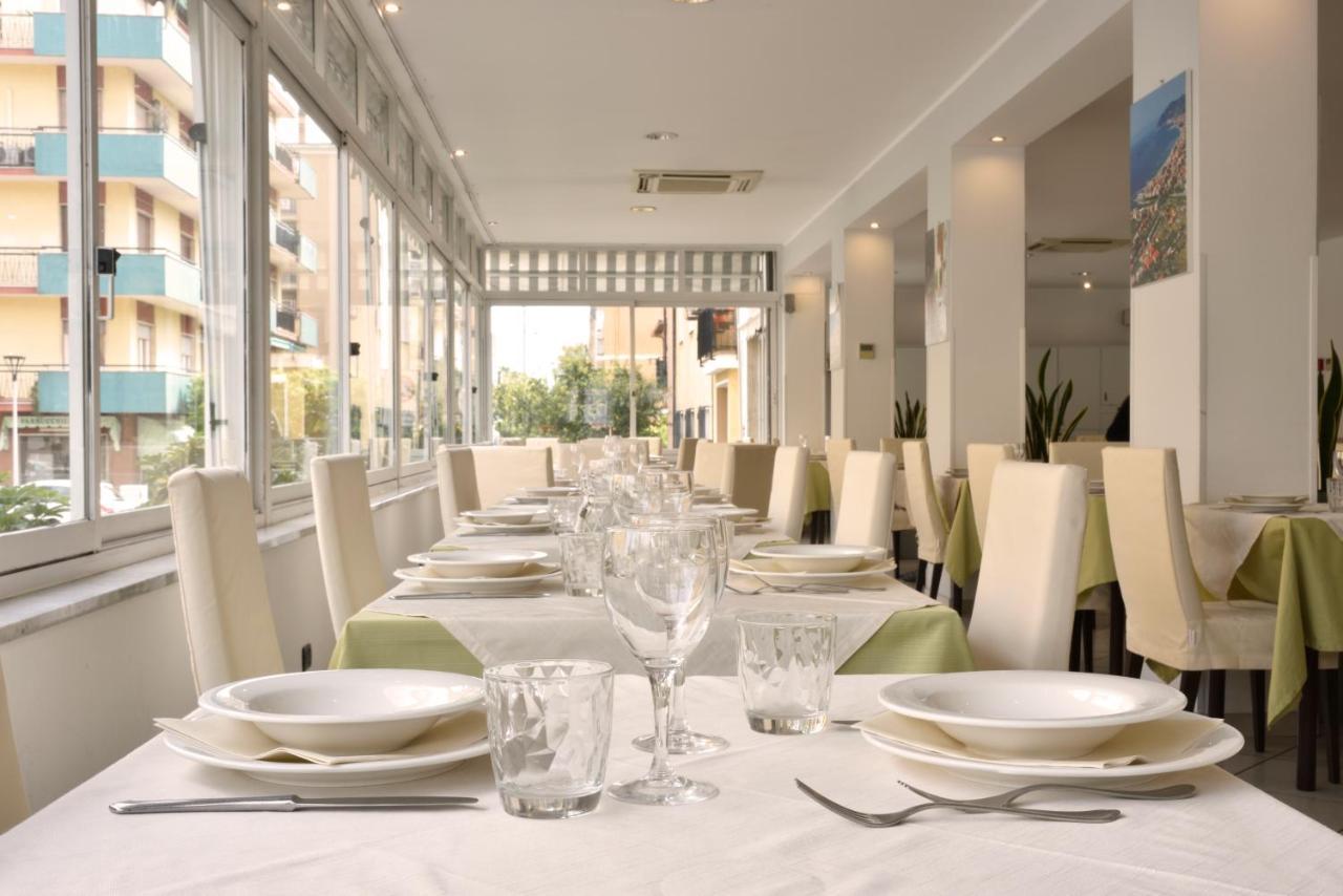 Hotel Ristorante La Marina Mhotelsgroup San Bartolomeo Al Mare Extérieur photo