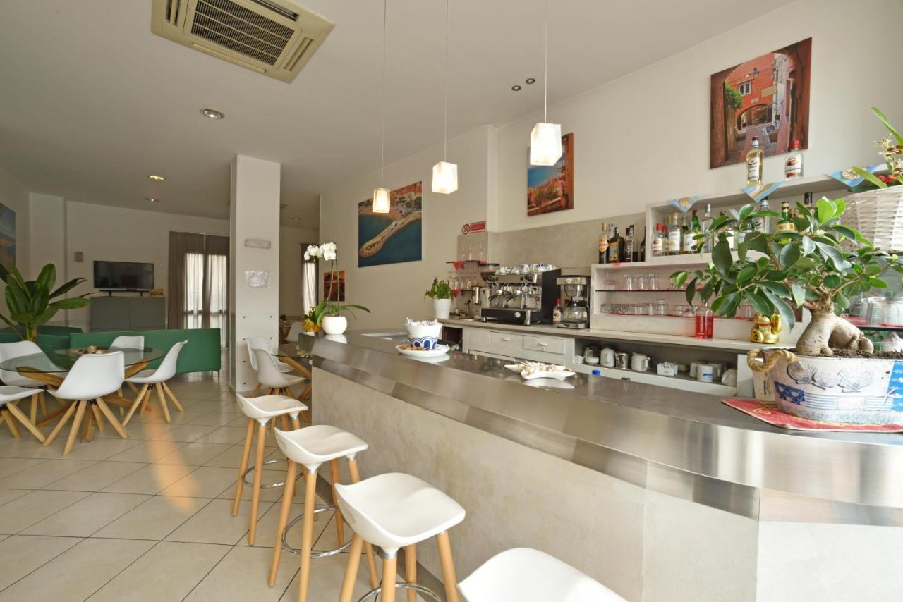 Hotel Ristorante La Marina Mhotelsgroup San Bartolomeo Al Mare Extérieur photo