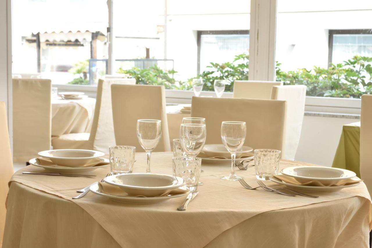 Hotel Ristorante La Marina Mhotelsgroup San Bartolomeo Al Mare Extérieur photo
