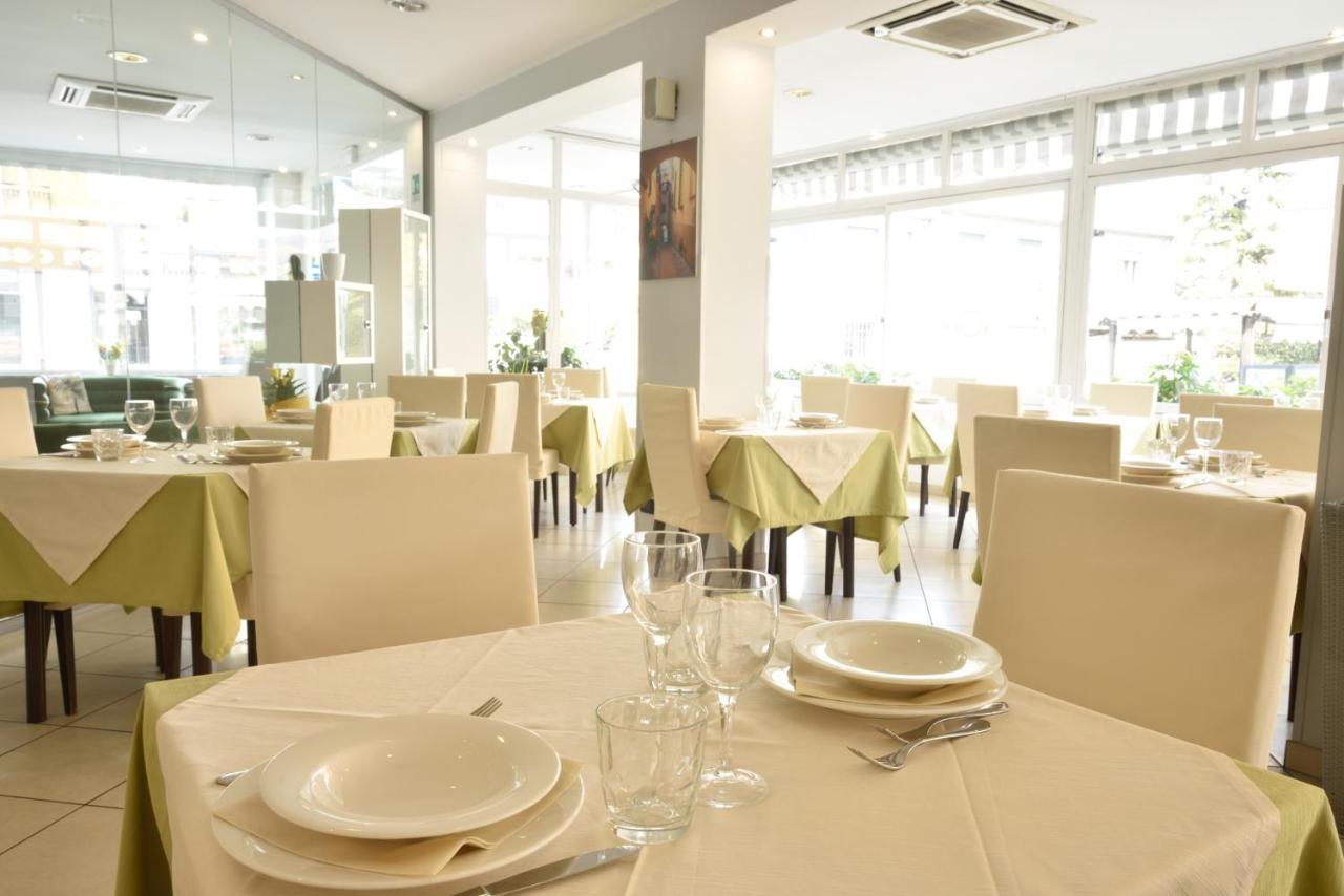 Hotel Ristorante La Marina Mhotelsgroup San Bartolomeo Al Mare Extérieur photo