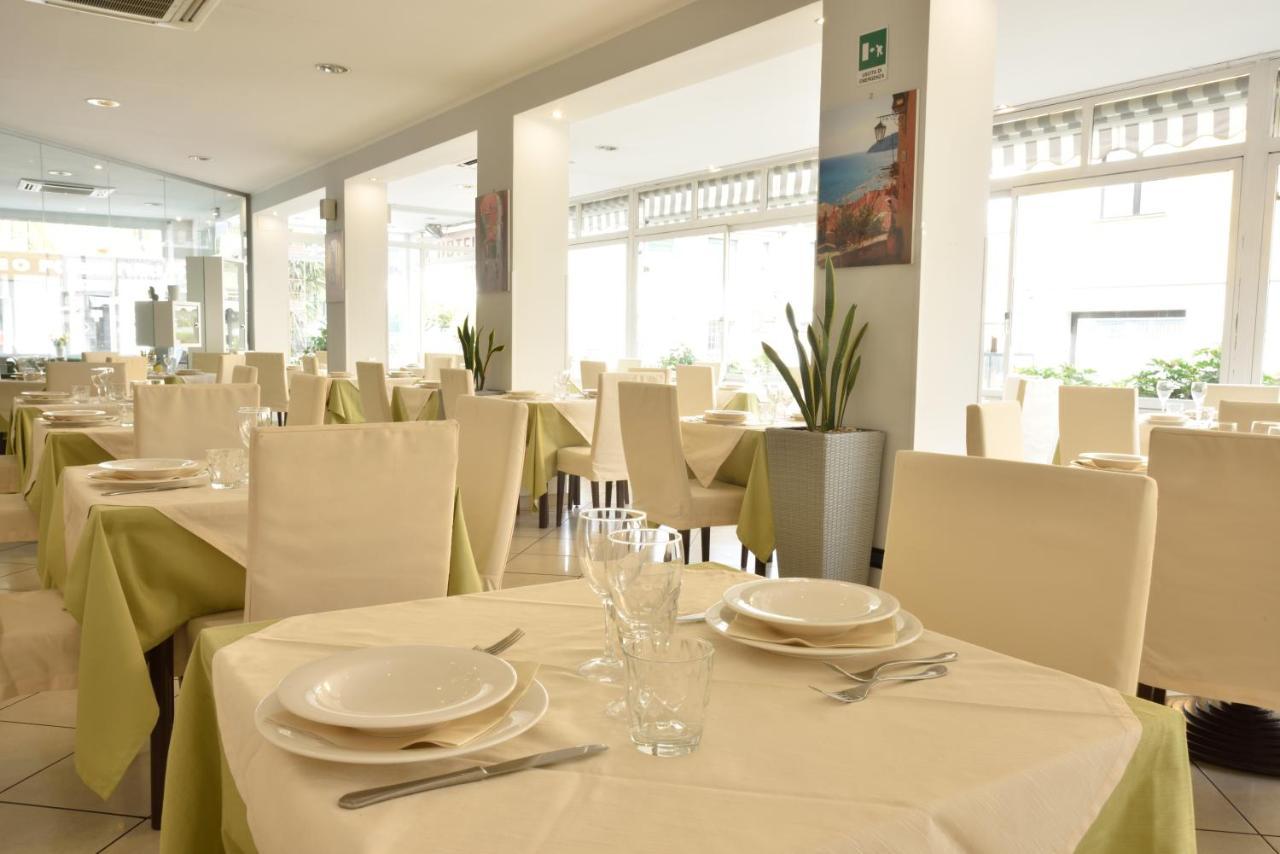 Hotel Ristorante La Marina Mhotelsgroup San Bartolomeo Al Mare Extérieur photo