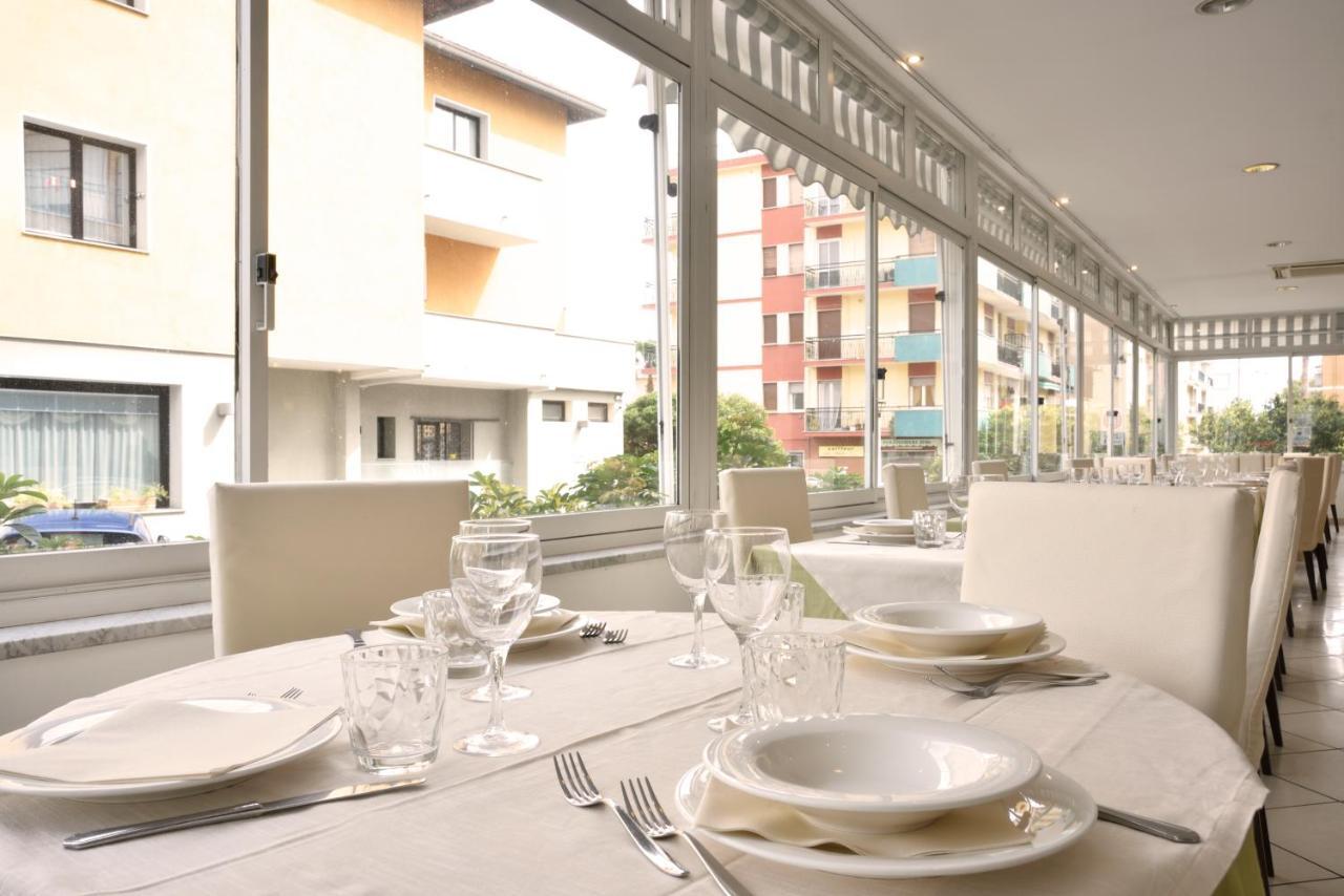 Hotel Ristorante La Marina Mhotelsgroup San Bartolomeo Al Mare Extérieur photo