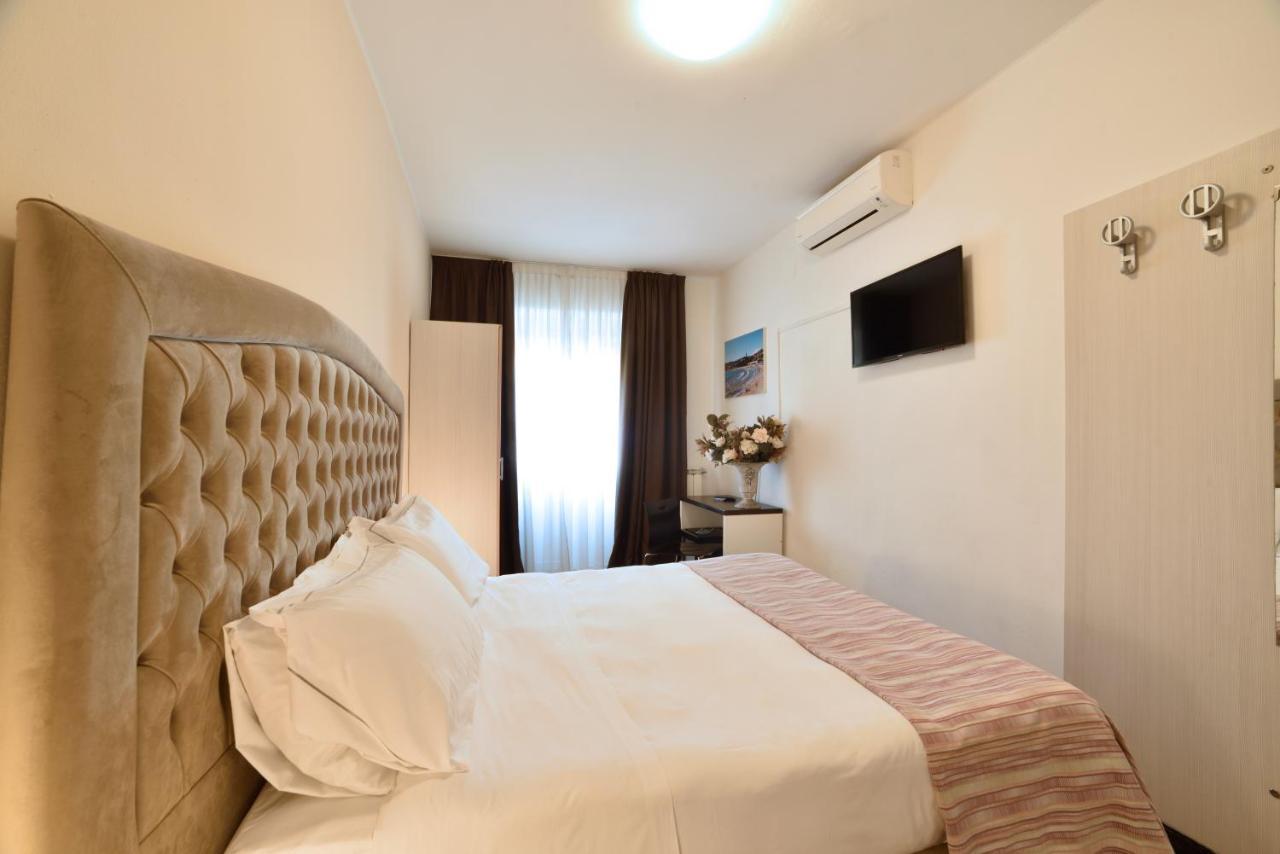 Hotel Ristorante La Marina Mhotelsgroup San Bartolomeo Al Mare Extérieur photo