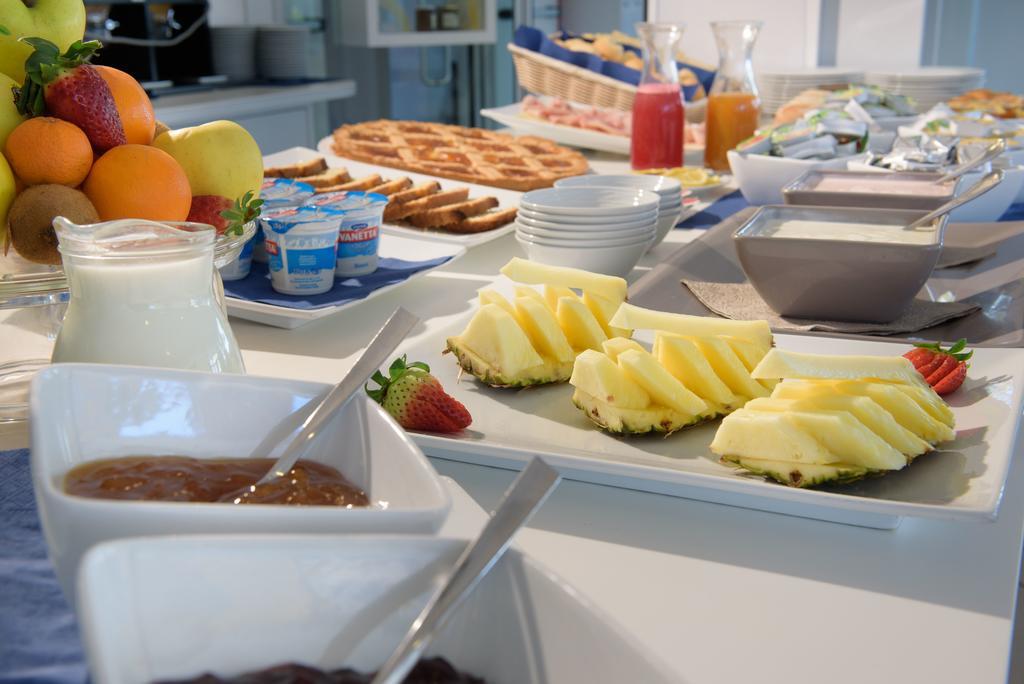 Hotel Ristorante La Marina Mhotelsgroup San Bartolomeo Al Mare Extérieur photo