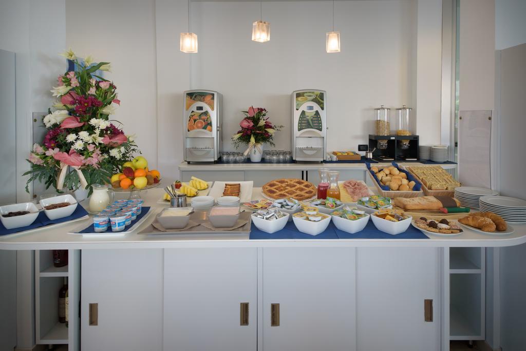 Hotel Ristorante La Marina Mhotelsgroup San Bartolomeo Al Mare Extérieur photo