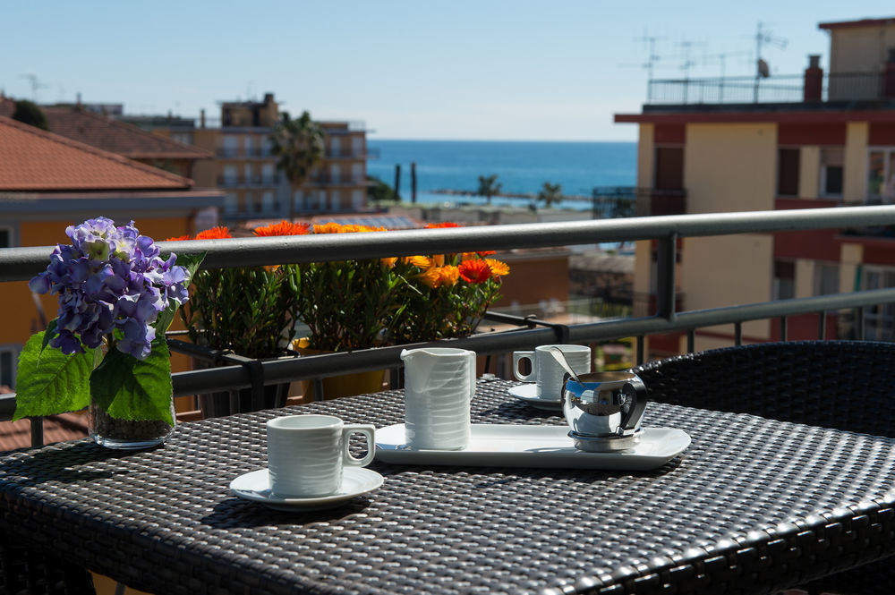Hotel Ristorante La Marina Mhotelsgroup San Bartolomeo Al Mare Extérieur photo